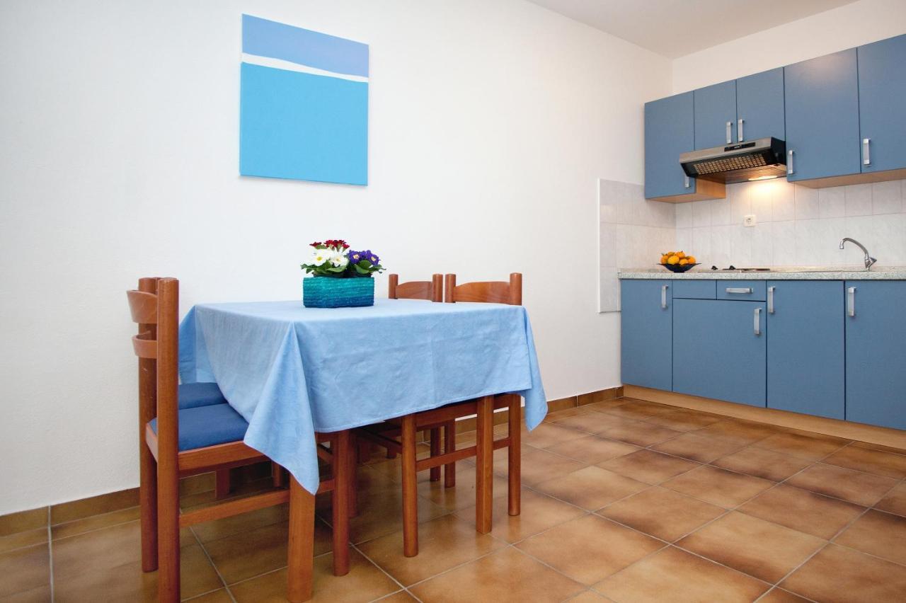 Apartments By The Sea Rastici, Ciovo - 2104 Trogir Exterior foto