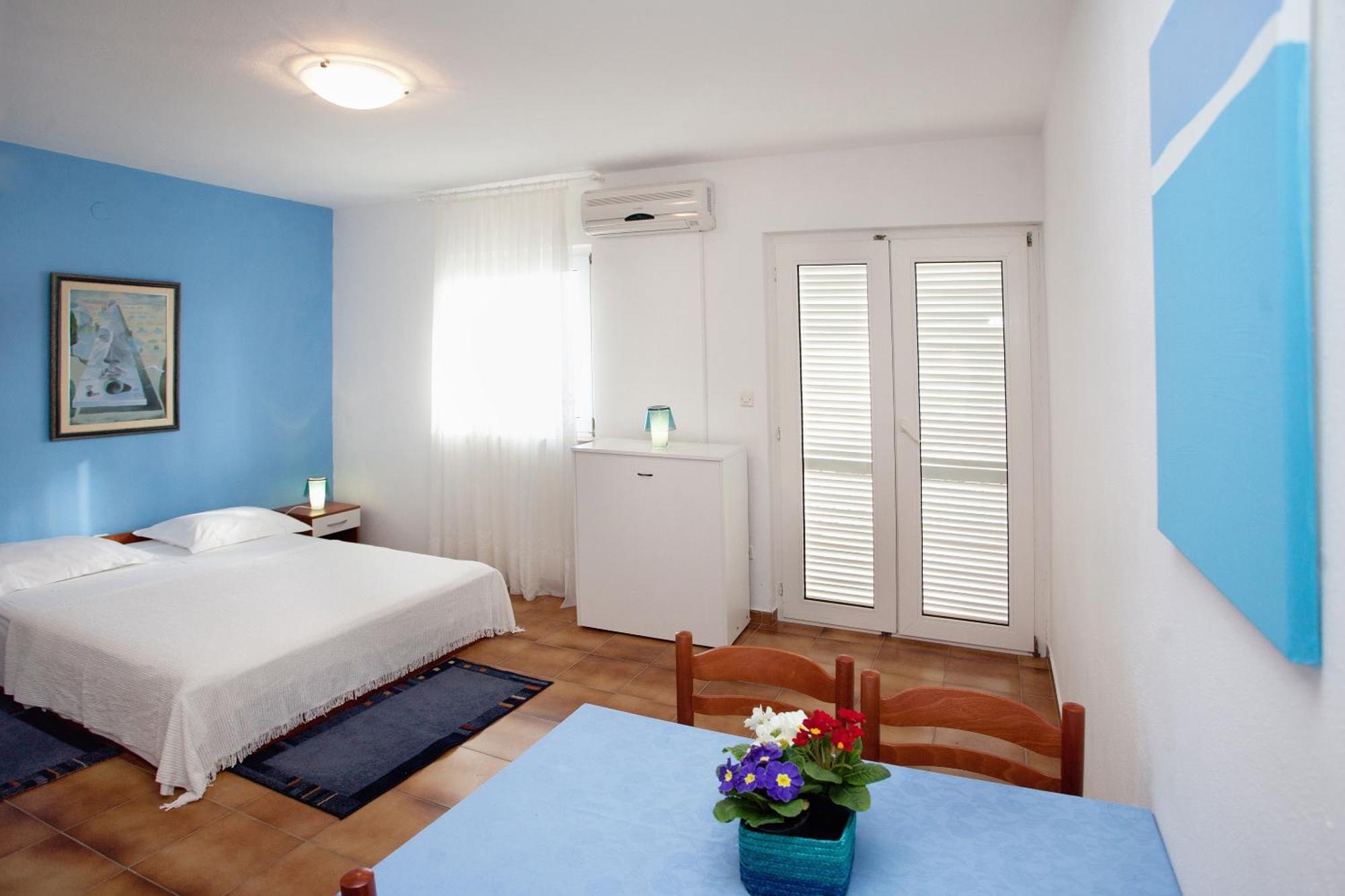 Apartments By The Sea Rastici, Ciovo - 2104 Trogir Habitación foto